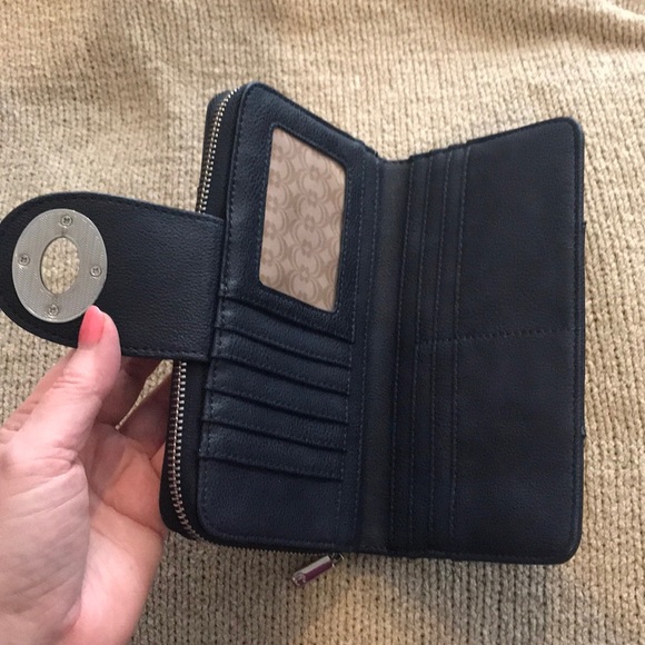 Woman’s wallet - Picture 3 of 4